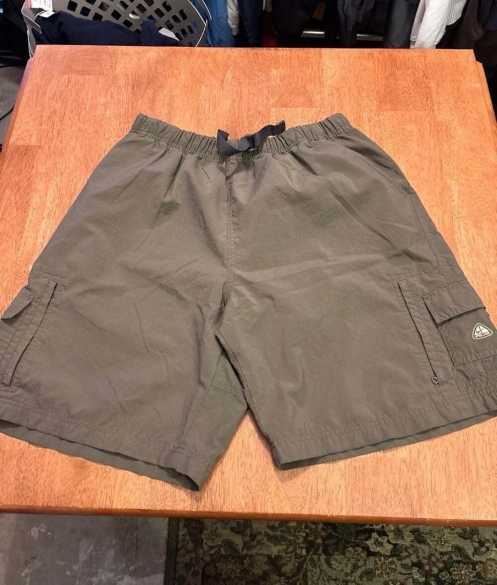 Nike ACG Cargo Shorts Olive Green Size Large